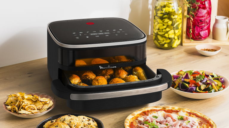 Esta freidora de aire de altísima calidad toca fondo en Amazon: 40% de descuento, 2200W y 10 programas