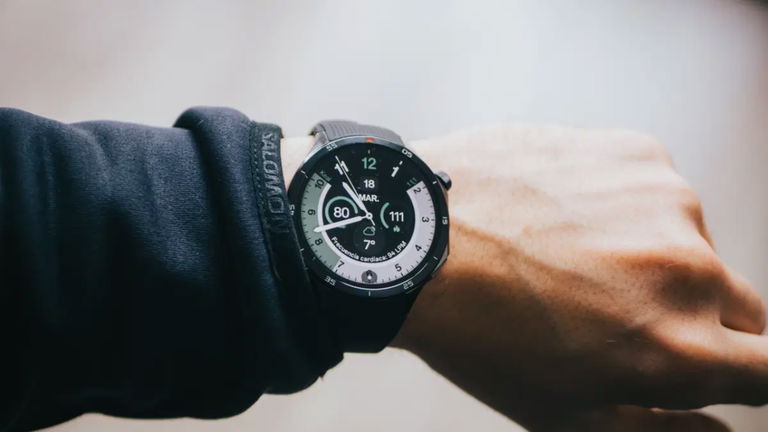 Este es el smartwatch Wear OS que combina estilo, batería y funciones a precio de locura