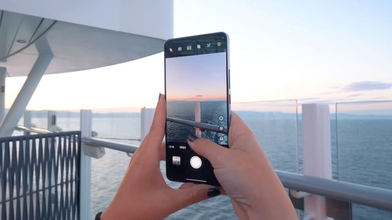 Indiscutiblemente, uno de los smartphones del año por menos de 400 euros: 7000 mAh tienen la culpa