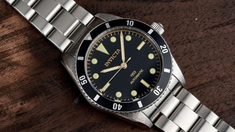 Diseño icónico de buceo, movimiento automático japonés y acabados de reloj premium: este Invicta está baratísimo, esperándote