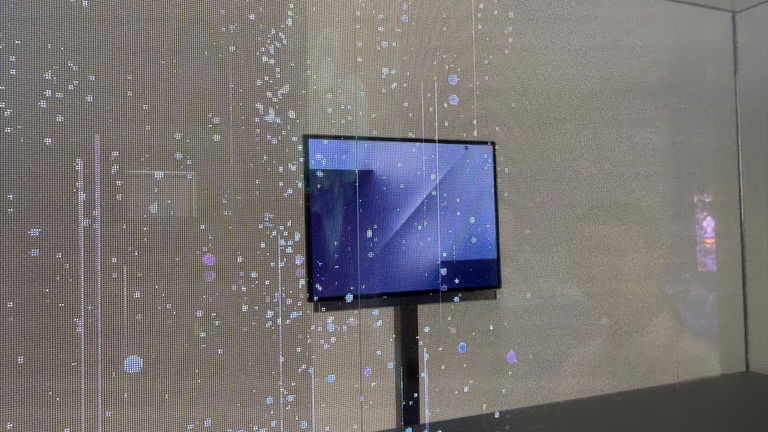 Samsung muestra por primera vez su primer smartphone triple plegable