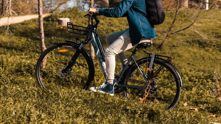 Esta bici eléctrica de gama alta tira su precio en Amazon: 43% de descuento, 550 euros de ahorro