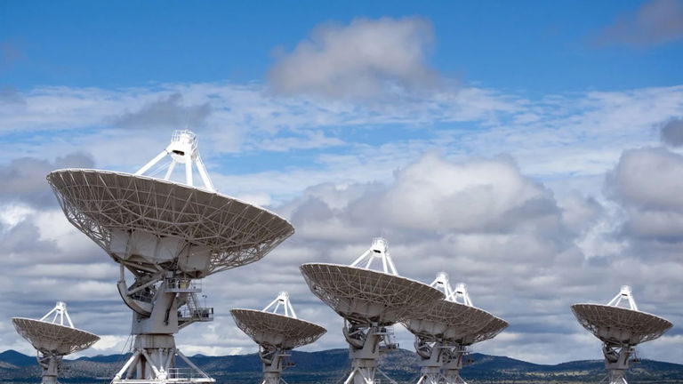¿Por qué el universo está en silencio? La teoría de que la IA extraterrestre vuelve "invisibles" a las civilizaciones avanzadas
