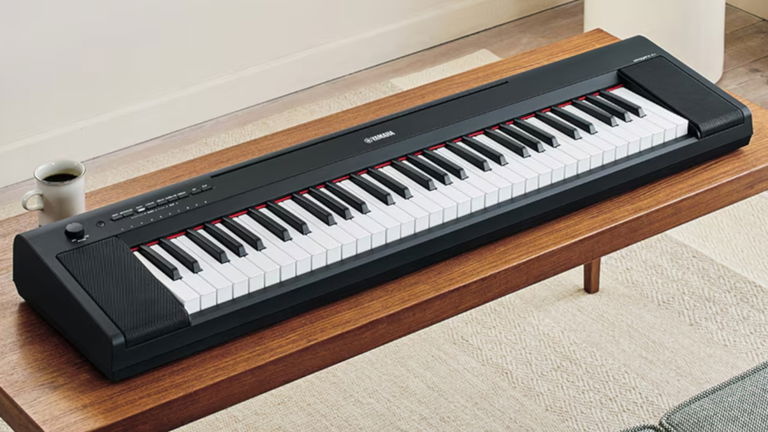 De oferta el teclado Yamaha con 61 teclas, 64 polifonías y 15 sonidos, perfecto para empezar
