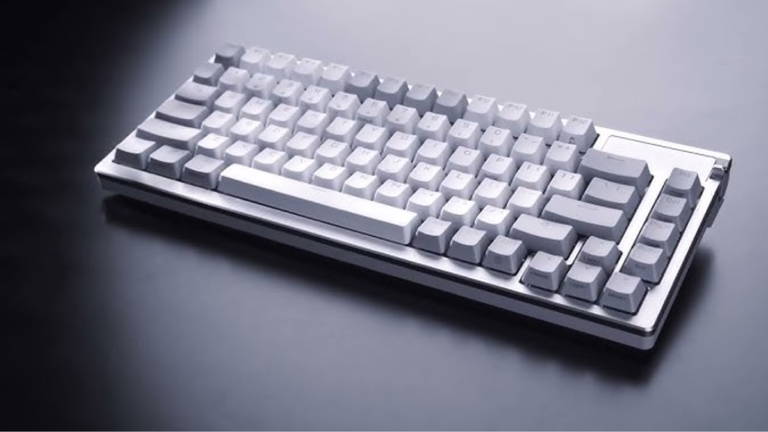 Black Friday se acaba y este ROG Azoth con pantalla OLED y switches hot-swap te está esperando