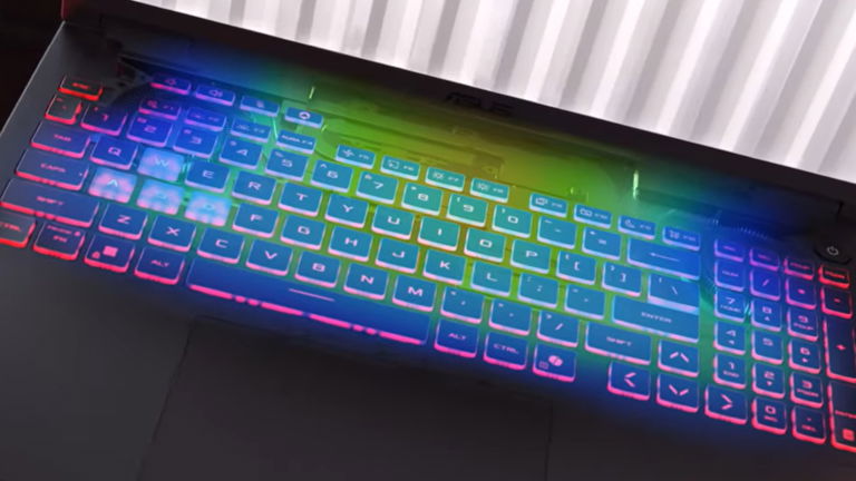 Descuentazo para uno de los mejores portátiles gaming de ASUS: 32 GB, RTX 5060 y pantalla de 165 Hz