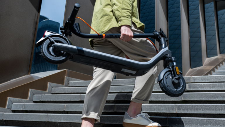 Black Friday haciendo magia: el Segway E2 Plus derrapa en su precio y viene con motor de 500 W que tira sin cansarse