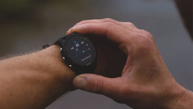 Este reloj inteligente con GPS se lleva la palma en entrenamientos y en la vida diaria