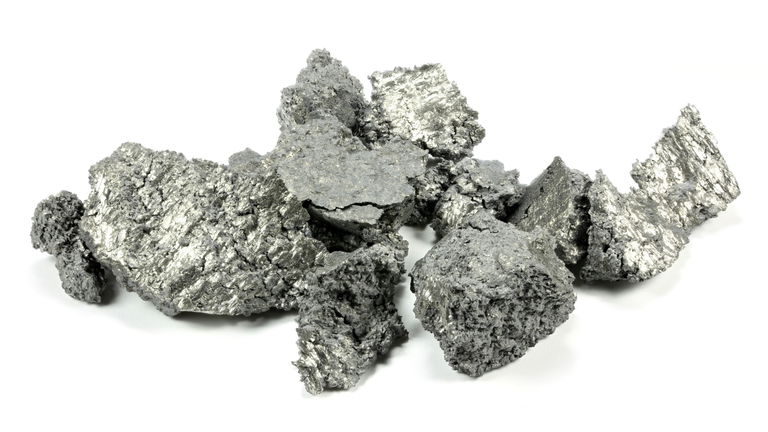 Ni chips ni petróleo: el mundo se queda sin itrio, el mineral "secreto" de China que vale 270 dólares el kilo