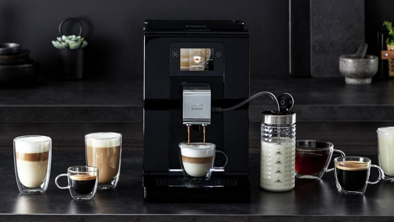 Amazon hunde el precio de esta cafetera de gama alta: pantalla táctil, 15 recetas y limpieza automática