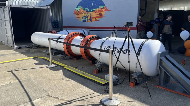 Un cañón "espacial": Estados Unidos quiere lanzar satélites a órbita superando 23 veces la velocidad del sonido