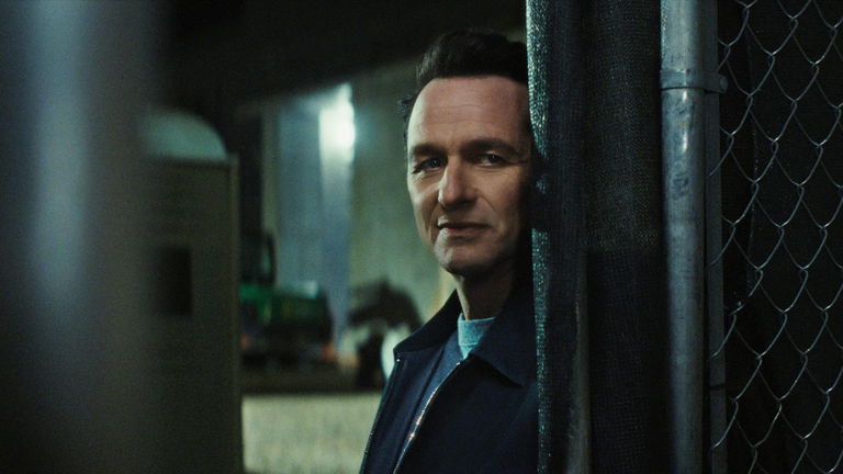 La miniserie que lo está petando en España. Solo tiene 8 capítulos, está top 2 en Netflix y es mucho más adictiva de lo que imaginas