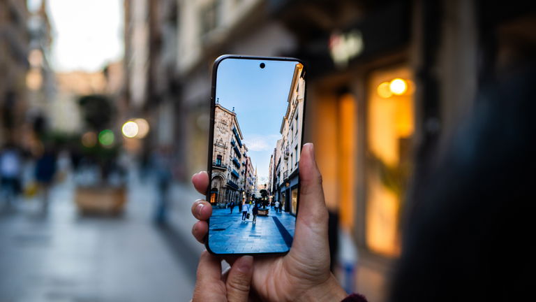 Dejar el Pixel 10 Pro XL ha sido una traición a mis principios. Pero este móvil me ha demostrado que el futuro de Android está en la autonomía