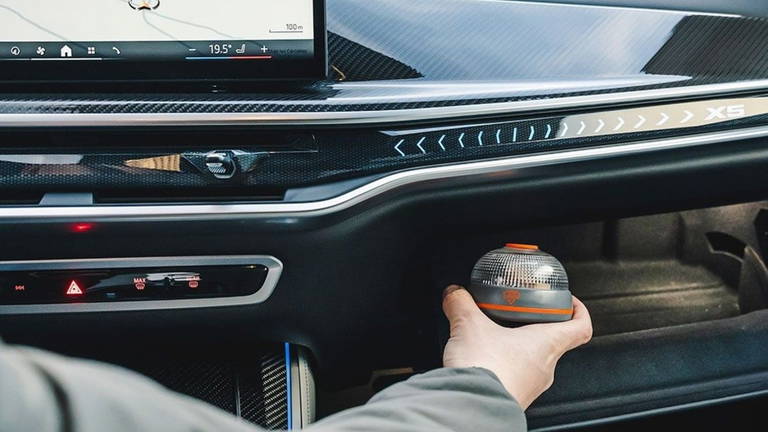 La opción sencilla y segura para la baliza V16 es esta: la vende PcComponentes y es perfecta para completar tu pedido