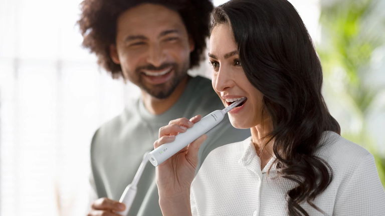 Pásate al cepillo eléctrico en pareja gracias al 50% de descuento en Amazon para este pack doble en Philips Sonicare