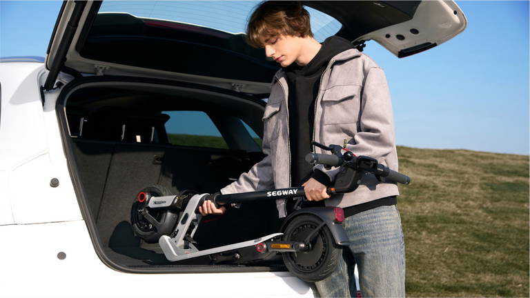 Rebaja brutal para el patinete eléctrico Segway con 45 kilómetros de autonomía y suspensión doble