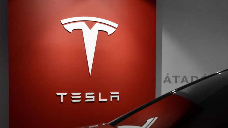 Aluvión de novedades en Tesla: el Roadster llega en 2026, el FSD a Europa y el Cybercab se fabricará en 10 segundos