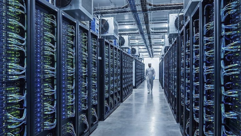 55.000 kilómetros de fibra y una sola misión: así es el "superordenador" distribuido con el que China quiere ganar la carrera de la IA