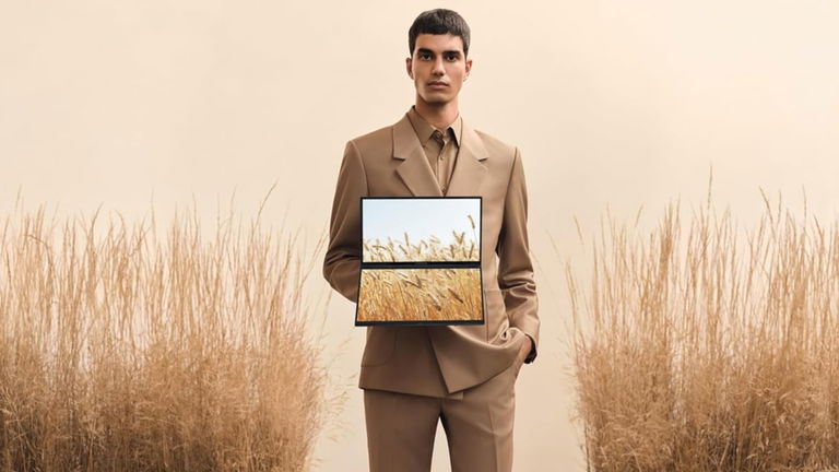 600 euros de caída para este ultrabook con Intel i9, doble pantalla OLED y 32 GB de RAM