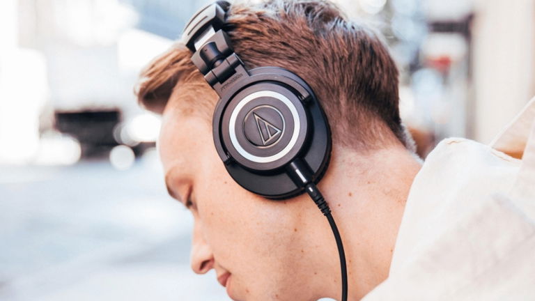 Auriculares cerrados para edición de podcast y música profesional por pocos más de 100 euros