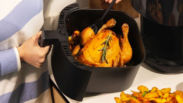 Es la mejor freidora de aire barata y también la más vendida: menos de 50 euros, con 6 litros y 1700W