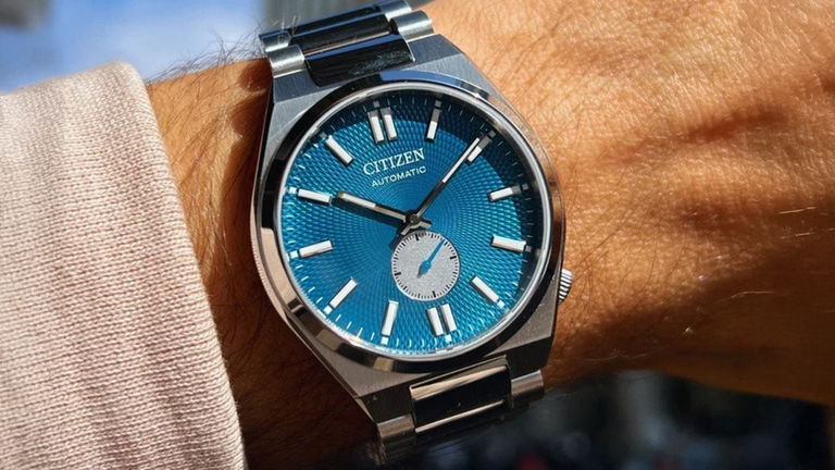 Acero, zafiro y movimiento automático: este Citizen es un reloj diferente a todos y baja a un precio increíble