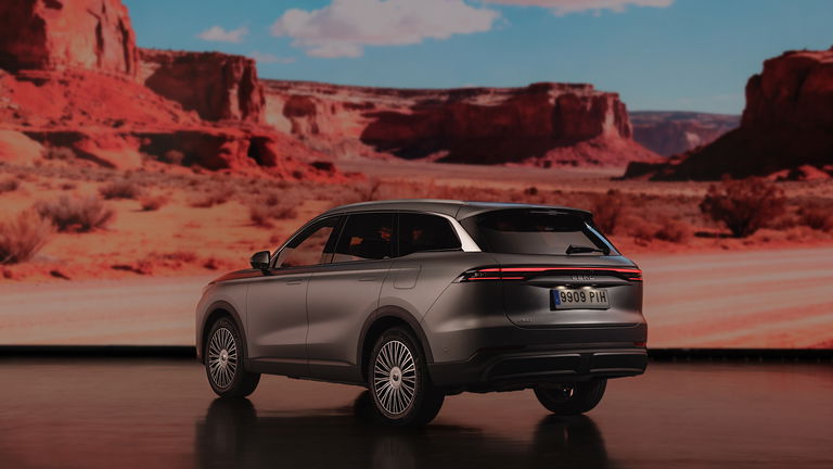 El EBRO más avanzado aterriza en España: precios y versiones del S900 PHEV 4x4