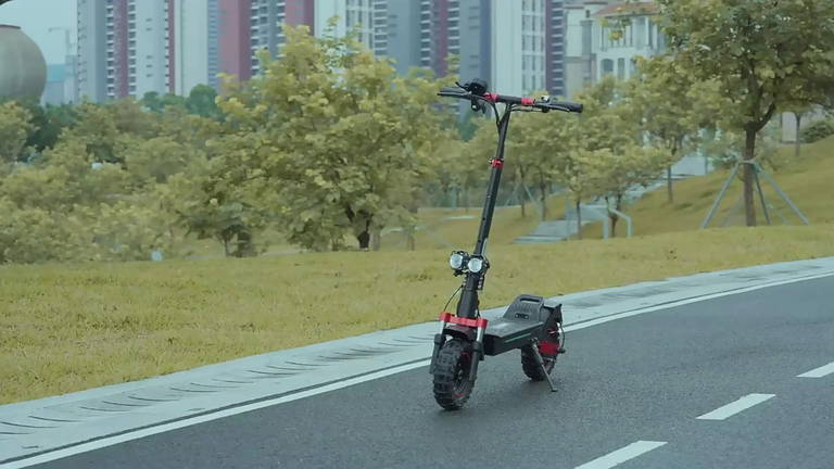 El patinete eléctrico que todos quieren: iX5s con 1000W, 65 km de autonomía y ruedas todoterreno con más de 100 euros de descuento