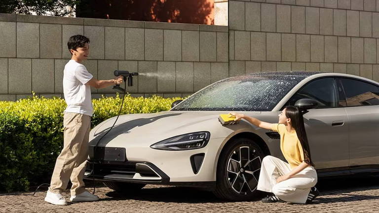 Xiaomi tiene una limpiadora tipo Karcher que no mucha gente conoce: no tienes que enchufarla, puedes añadir jabón de forma automática y su precio es absurdo