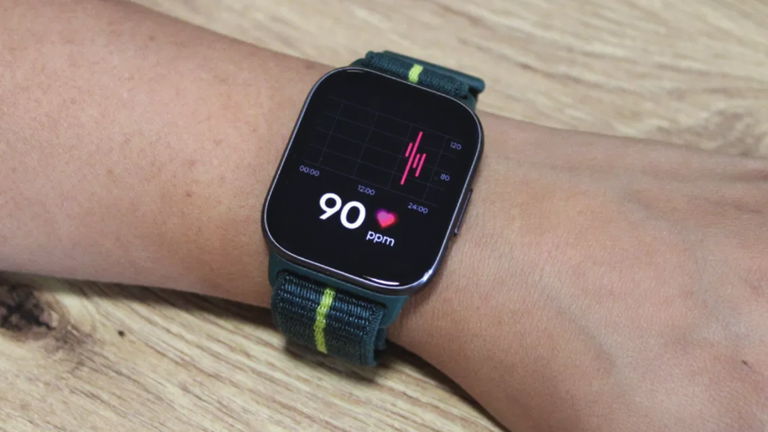 Solo 60 euros por este reloj inteligente Motorola: pantalla OLED, 16 días de batería y 40% de descuento