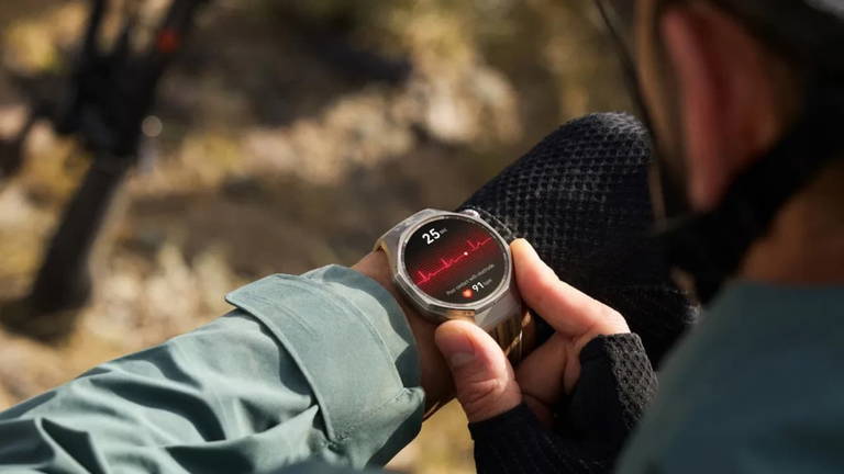 HUAWEI lanza un pack navideño con el nuevo WATCH GT 6: por tiempo limitado incluye correa y auriculares de regalo