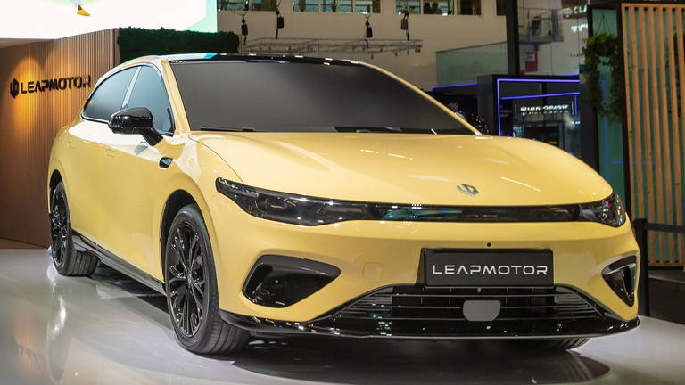 Cuesta 11.200 euros y tiene 600 km de autonomía: el nuevo 'chollo' eléctrico de Stellantis que España necesita urgentemente