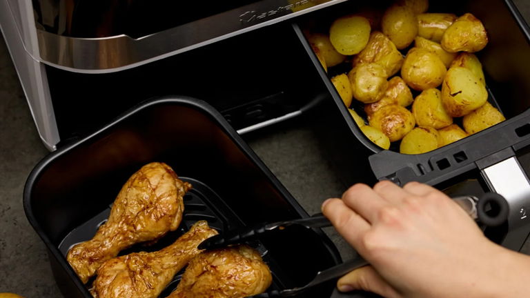 Esta freidora de aire, con dos cestas y capacidad de 9L, está tirada de precio y con envío gratis