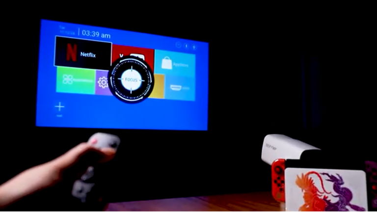 Este proyector cuesta lo que una cena y te monta cine en casa en un momento