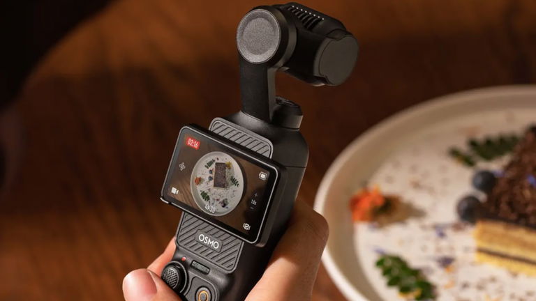 Todo lo que necesitas es esta cámara para grabar vídeos súper estables con pantalla táctil y kit completo por menos de 400