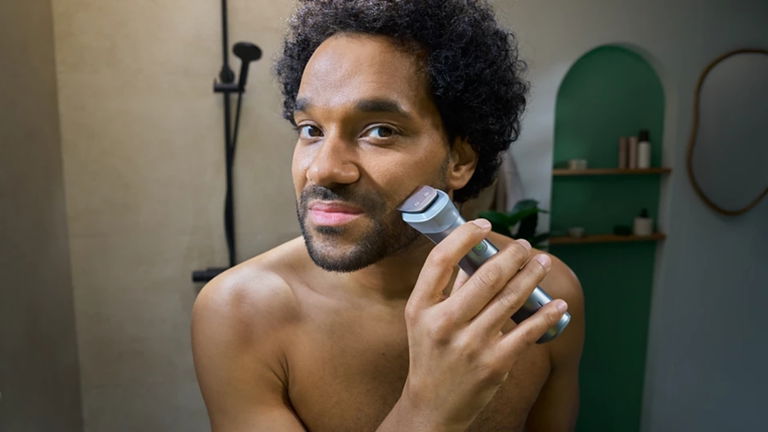 La recortadora de los caballeros (de poco dinero): esta maquinilla Philips en oferta y repleta de accesorios es un regalo perfecto