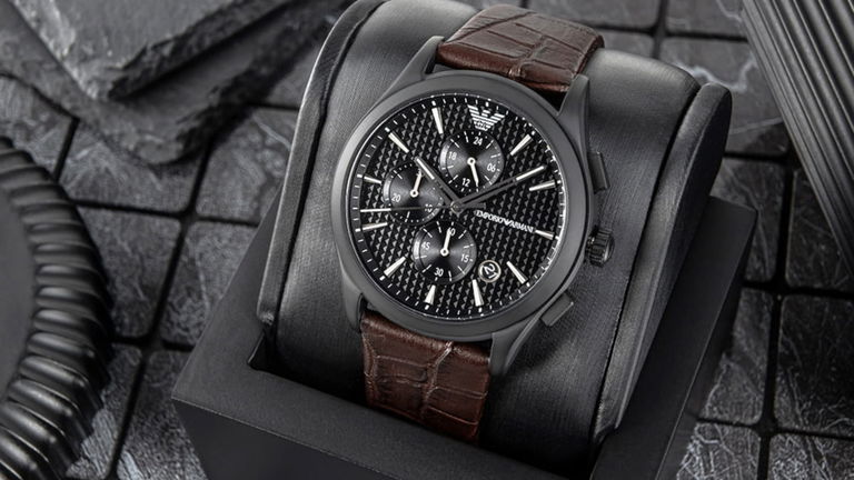 Un Armani también puede ser barato: este es el reloj con correa de piel que no esperabas ver con tanto descuento