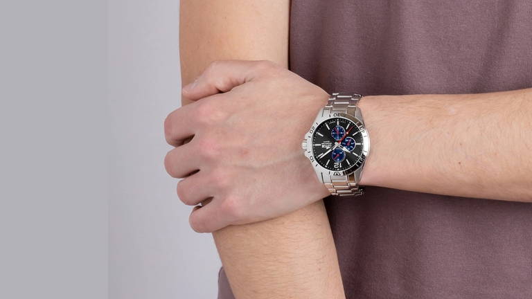 Te presento el regalo perfecto para Navidad: este reloj Lotus elegante y a muy buen precio