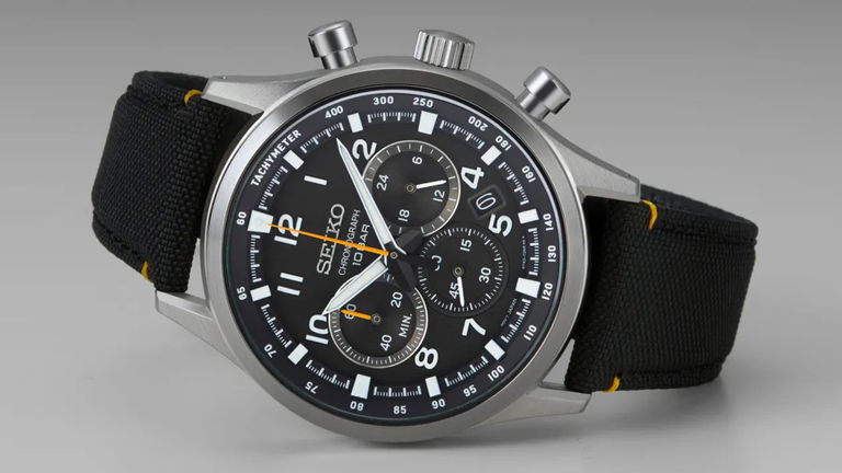 Ofertón en Amazon para un cronógrafo japonés icónico, con caja de acero inoxidable y cristal de zafiro