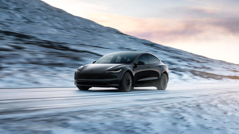 Tesla lanza en España su coche más barato hasta la fecha: ya puedes comprar el Model 3 Standard