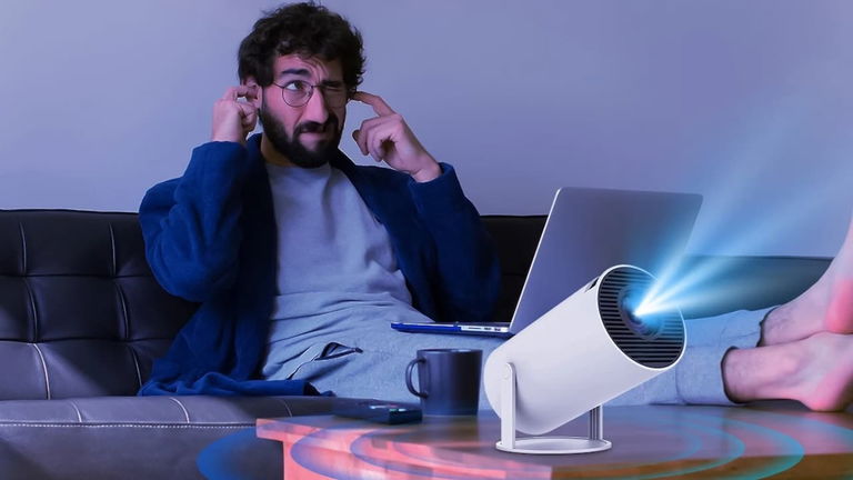 El proyector viral que todo el mundo está comprando en AliExpress, aún más barato: estás a 30 euros de improvisar una noche de cine en casa