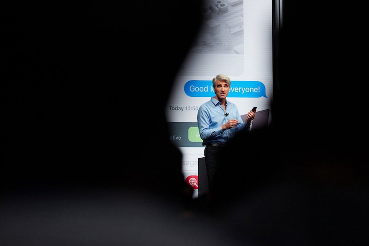 Apple redefine su estrategia de inteligencia artificial con Craig Federighi al frente