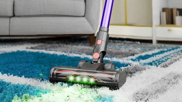 Potencia a prueba de mascotas y batería para una hora: por menos de 100 euros este aspirador escoba es la alternativa barata a Dyson