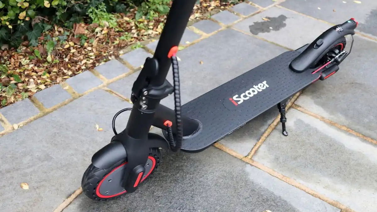 Más de 5000 unidades vendidas y una puntuación casi perfecta hacen de este patinete una compra brutal por menos de 150 euros