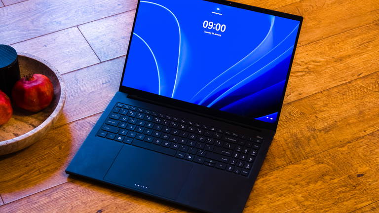 Acer Swift Go AI 16 (SFG16-74), análisis: una pantalla OLED que enamora y un trackpad que pone a prueba tu paciencia