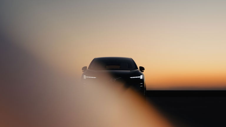 Su secreto es la "megafundición": el nuevo SUV de Volvo promete 810 km de autonomía y carga "a velocidad de gasolina"
