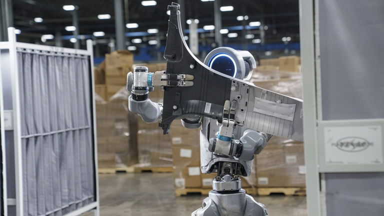 Google lleva Gemini a las fábricas: la IA toma el control de robots humanoides