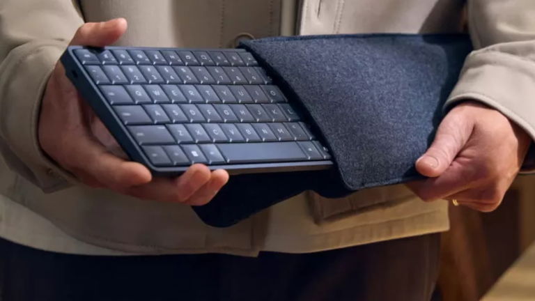 La Raspberry Pi 500 ya tiene rival: HP presenta en el CES 2026 un PC en forma de teclado que integra un chip Ryzen AI