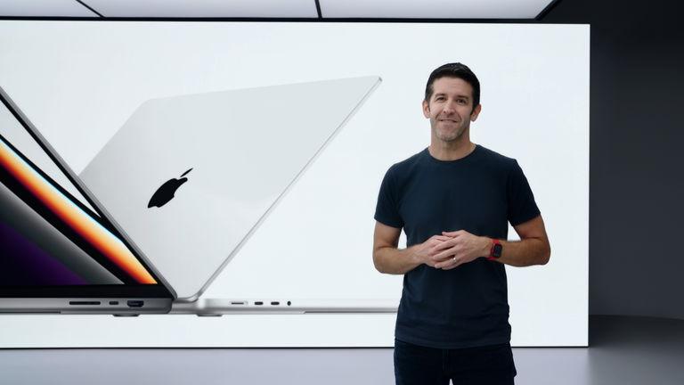 "Todos le aman, pero nadie sabe si puede tomar decisiones difíciles": las dudas internas sobre el elegido para heredar el trono de Tim Cook