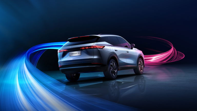 Pantalla deslizante 2.5K y más de 1.200 km de autonomía: el OMODA 7 SHS ya tiene fecha en España